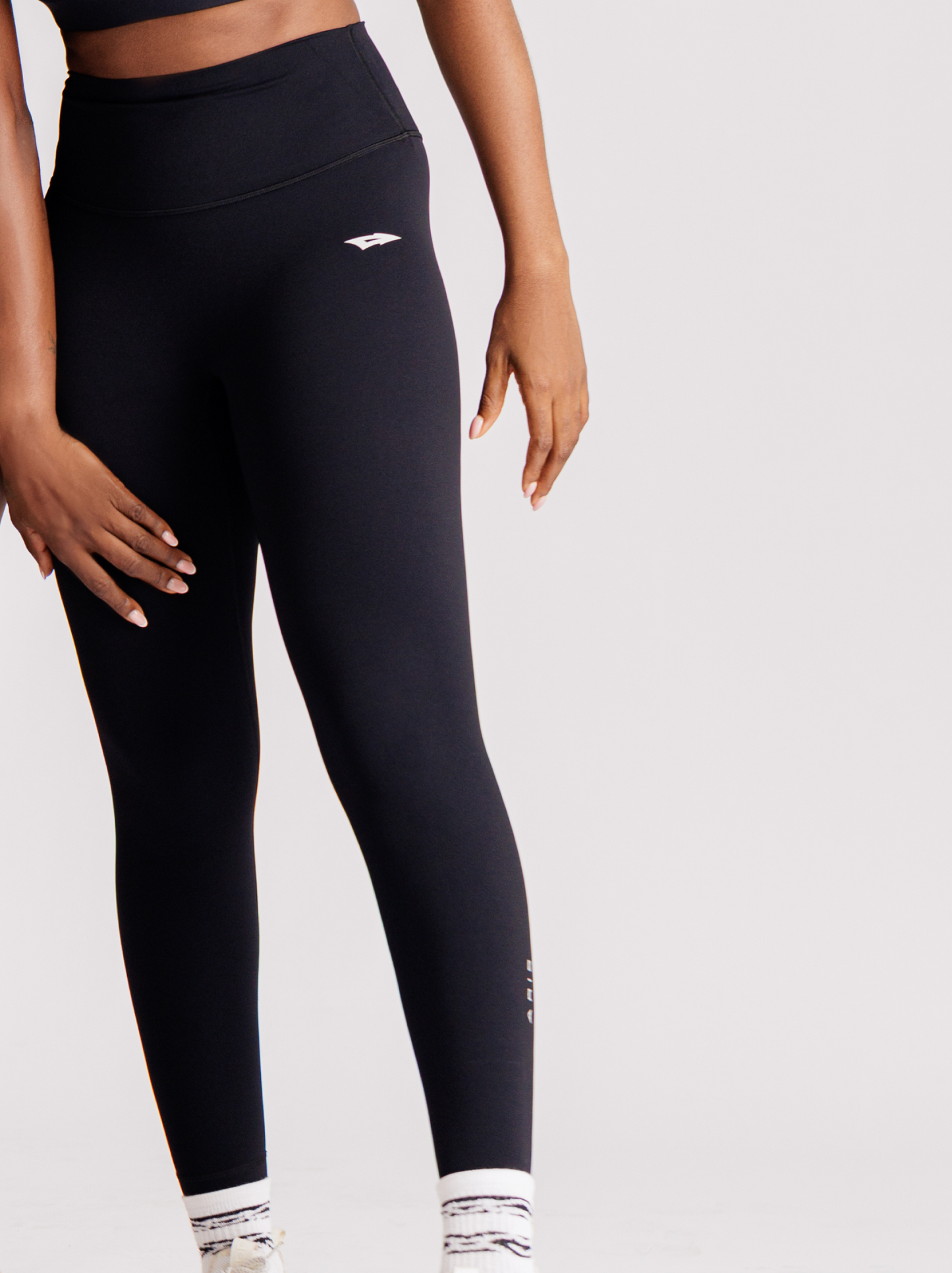 ARIS "GRIP" LEGGINGS - BLACK