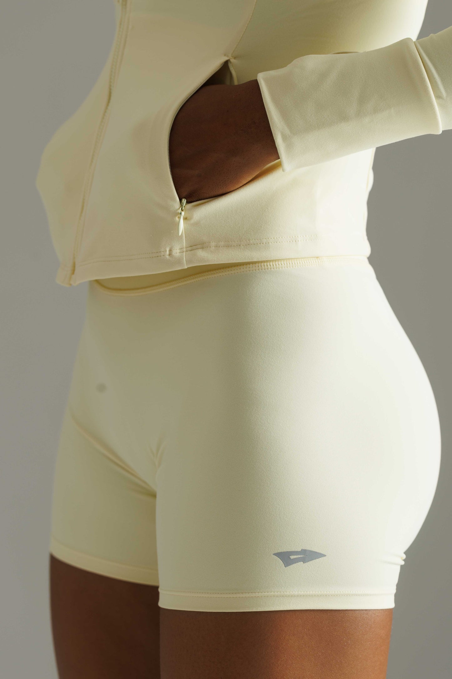 ARIS "MOVE EASY" 2 PIECE WITH SHORTS IN YELLOW