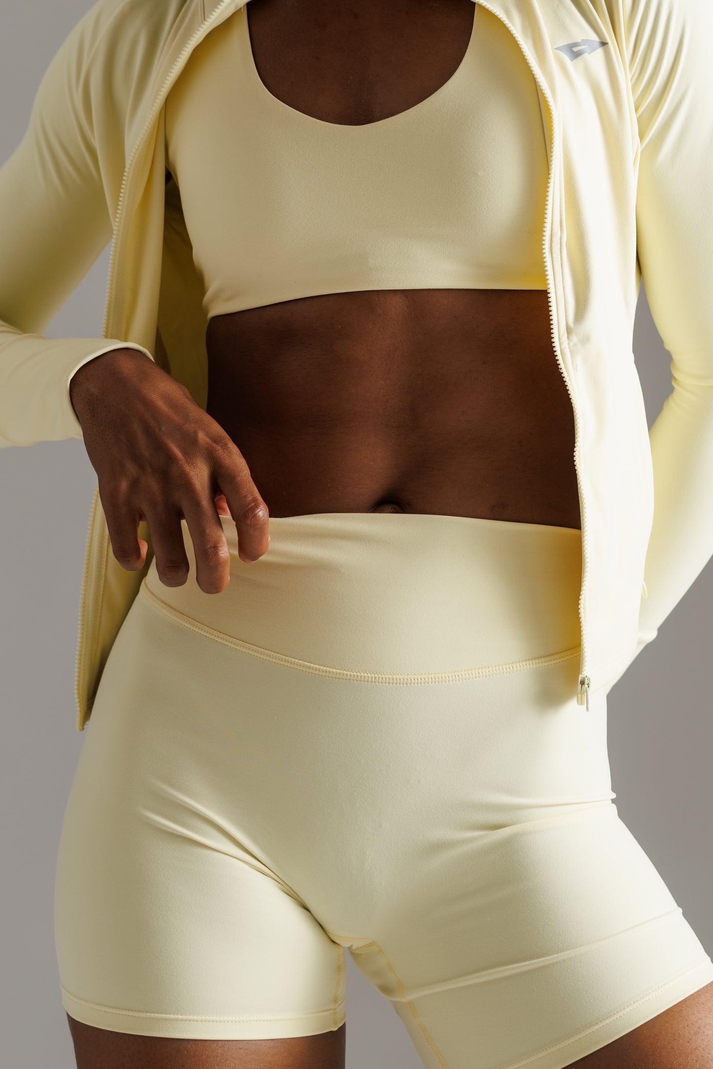 ARIS "MOVE EASY" 3 PIECE WITH SHORTS IN YELLOW