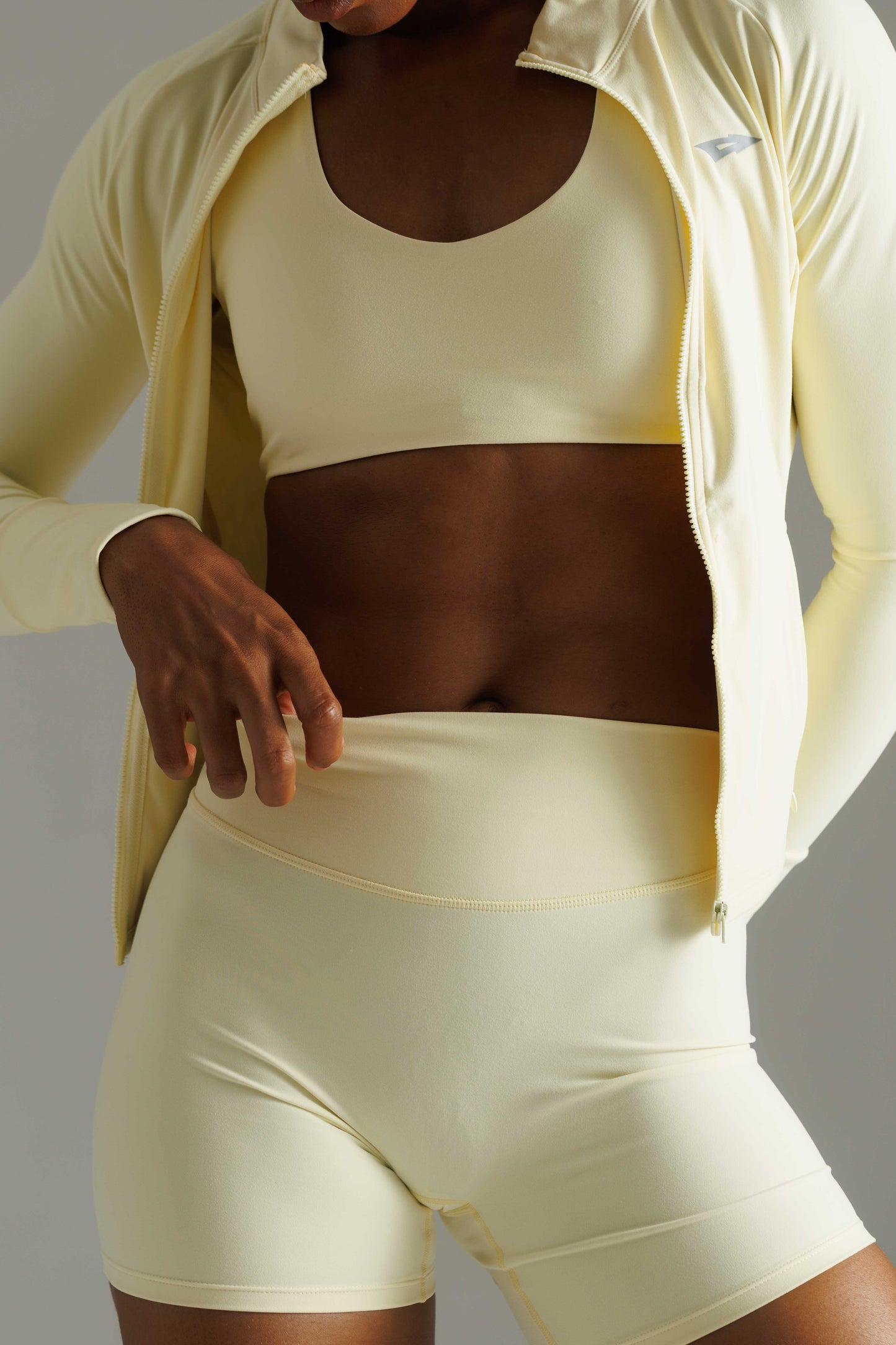 ARIS "MOVE EASY" 3 PIECE WITH SHORTS IN YELLOW